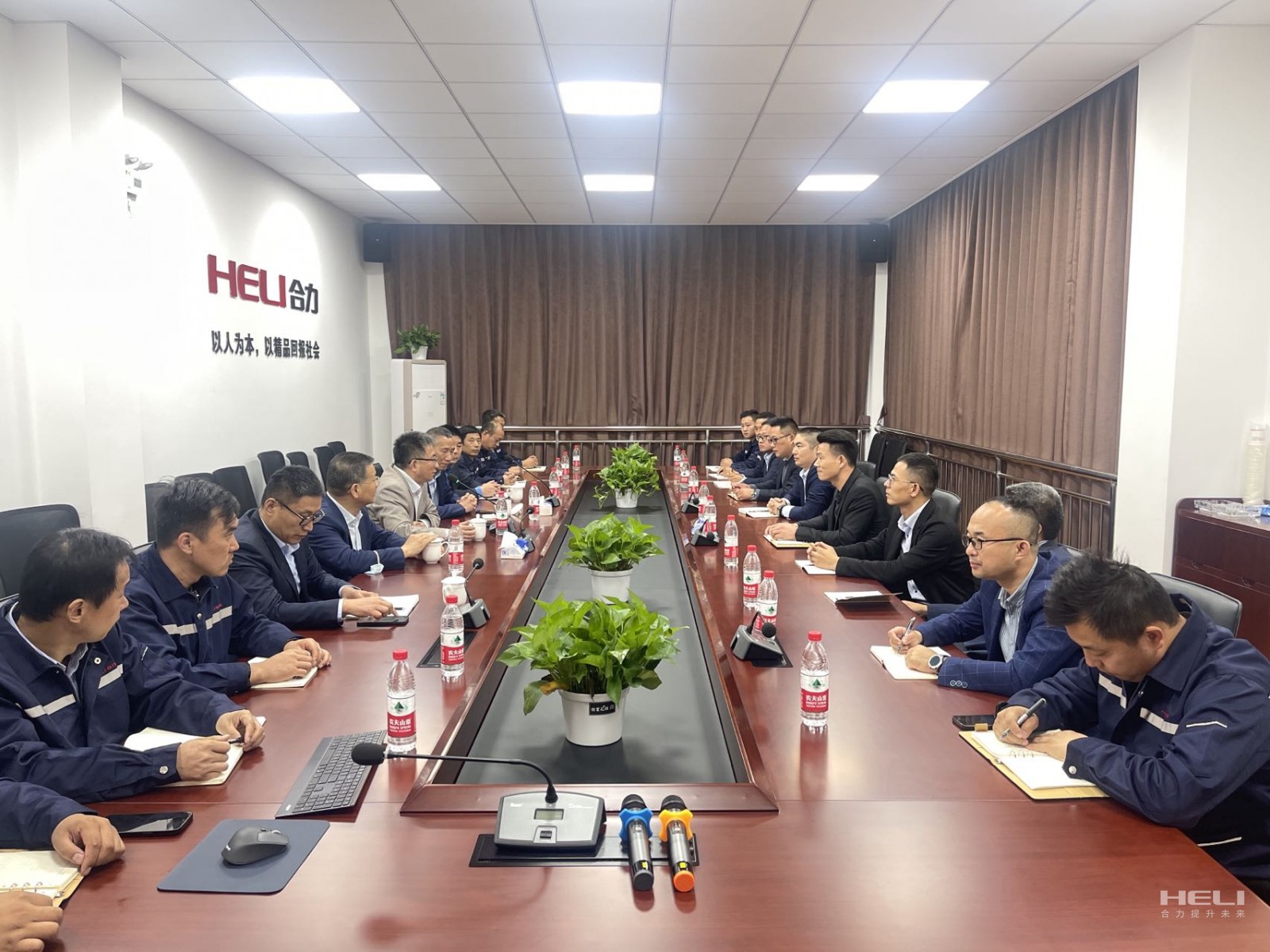 与上＠献佑星甽zyq88昆山、嘉定分公司员工交流座谈.jpg